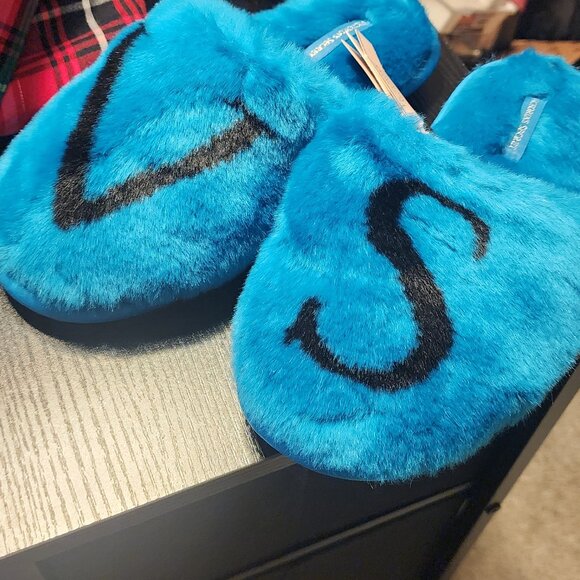 Victoria secret slippers - Picture 1 of 2